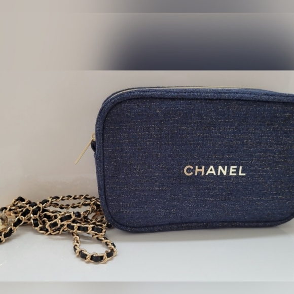NEW Chanel Beauty Holiday Cosmetic Pouch Navy with Strap - Picture 1 of 5